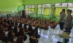 Sentuhan Polri di Sekolah, Bentuk Generasi Anti-Bullying di Sekotong