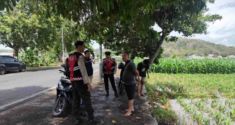 Warga Mesangguk Antusias, Polisi Sosialisasikan Layanan Darurat KEMOS 110